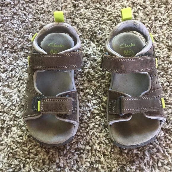 clarks sandals kids green
